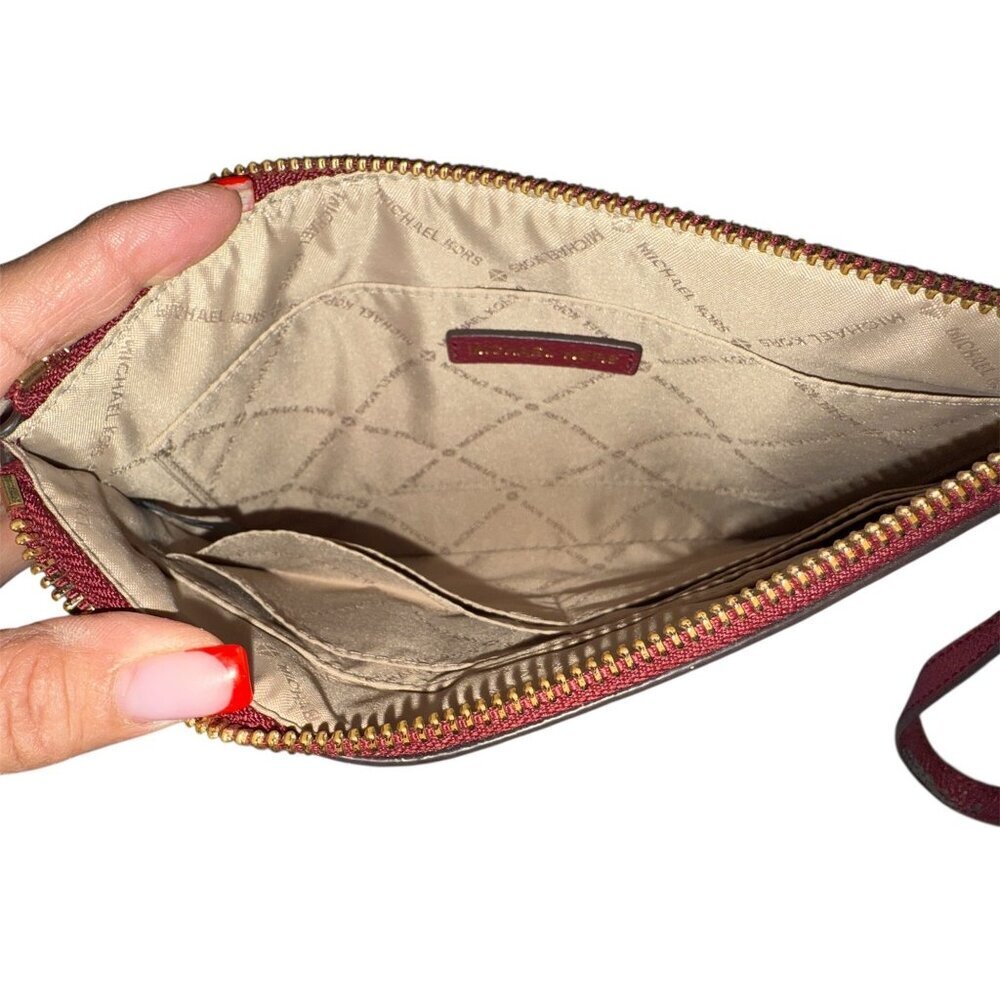 Michael Kors Women's Jet Set Zip Travel XL Mulberry Clutch NWOT - Picture 5 of 10